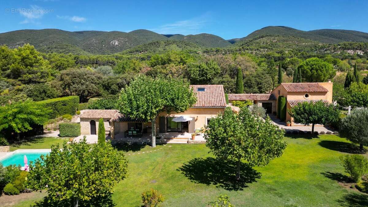 Propriété entre Vaugines et Lourmarin - photo 22