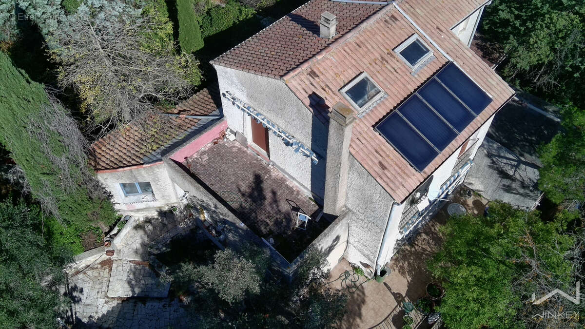 Maison à LA GARDE-ADHEMAR