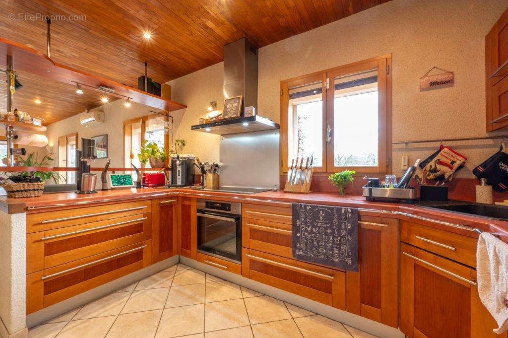 Agréable Contemporaine sur 2500 m2 avec vue et piscine hors sol - photo 9