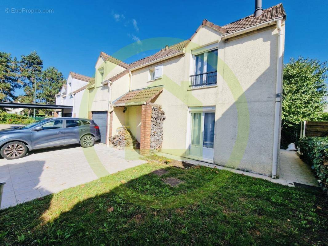 Maison à PONTAULT-COMBAULT