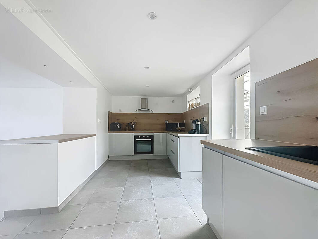 Maison à PONCEY-LES-ATHEE