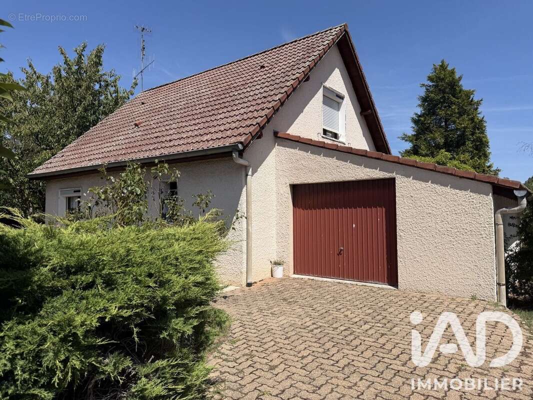 Maison 88 m² à Cercie  - photo 2