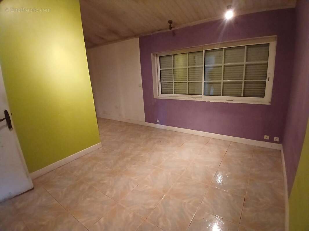 Jolie maison en pierre à rénover - photo 9
