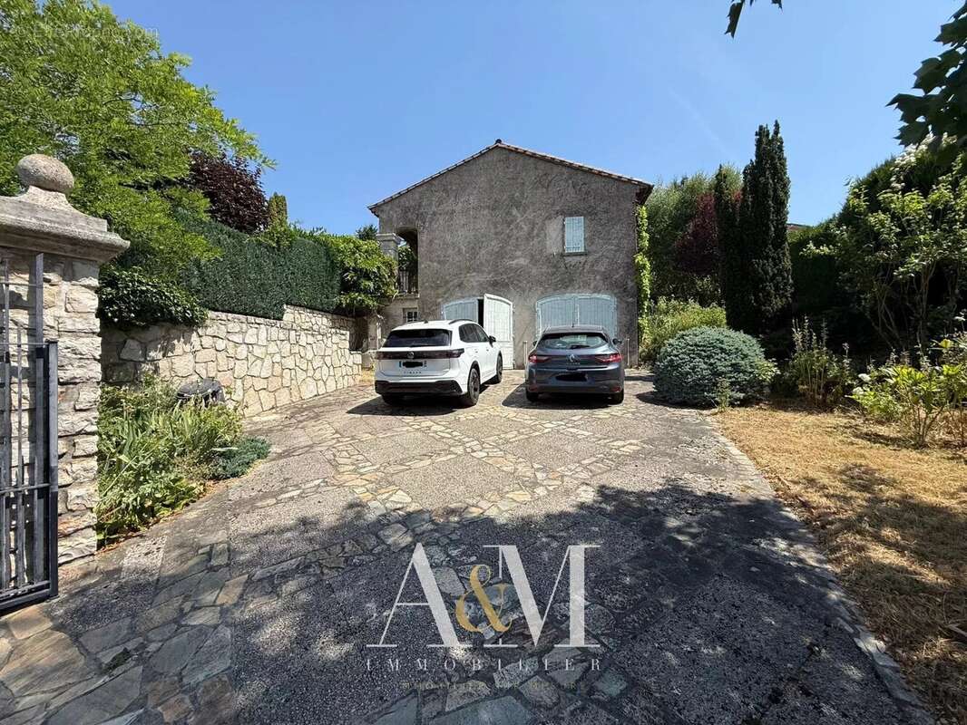 Villa T6 de 275 m² + sous-sol 180 m²/ 2548m² - photo 7