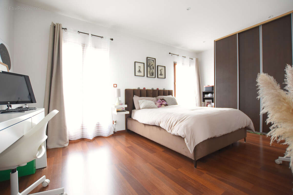 Maison à LES ESSARTS-LE-ROI