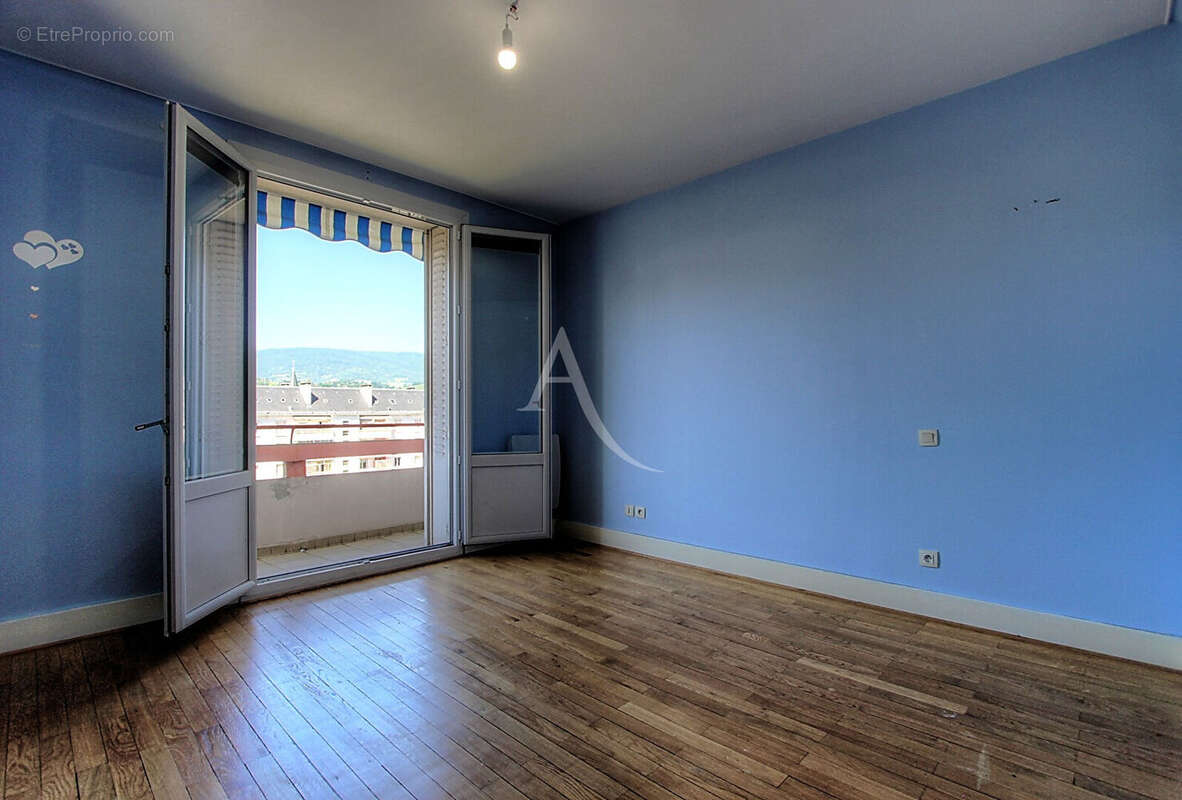Appartement Chambery 4 pièces avec cave, grenier et ascenseur - photo 9