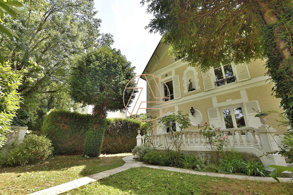 Maison à SAINT-MAUR-DES-FOSSES