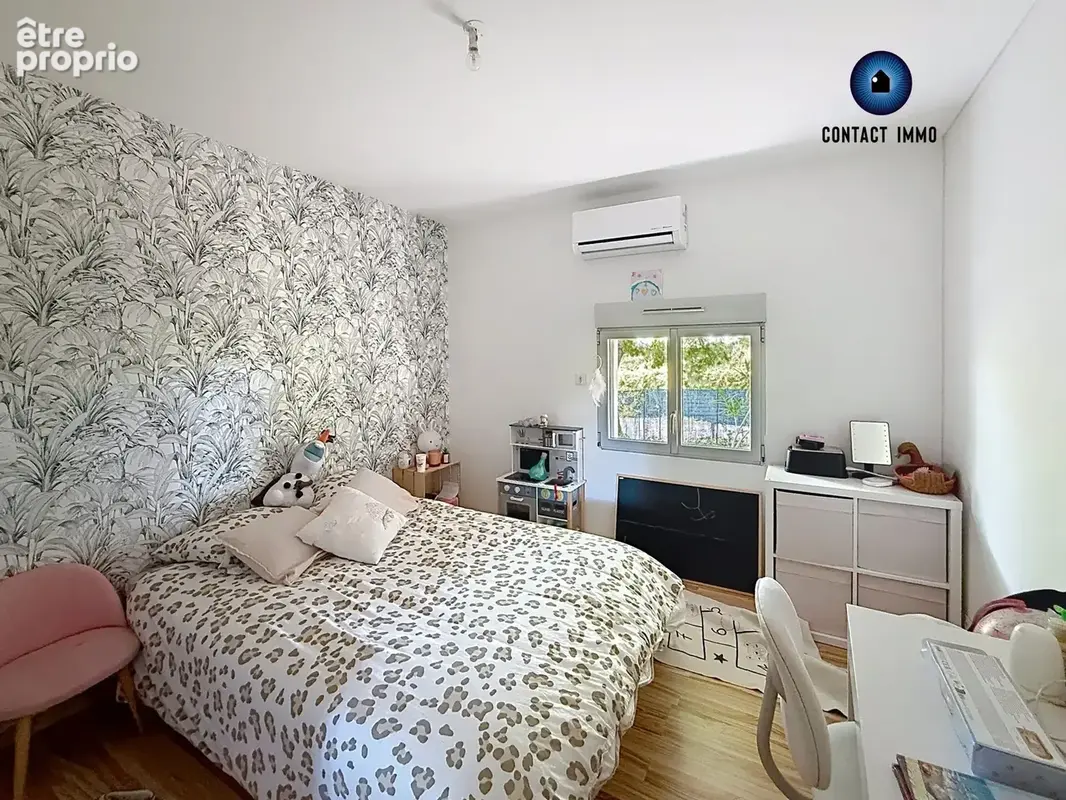 Maison 184 m² à Saint-Pantaleon-De-Larche  - photo 7