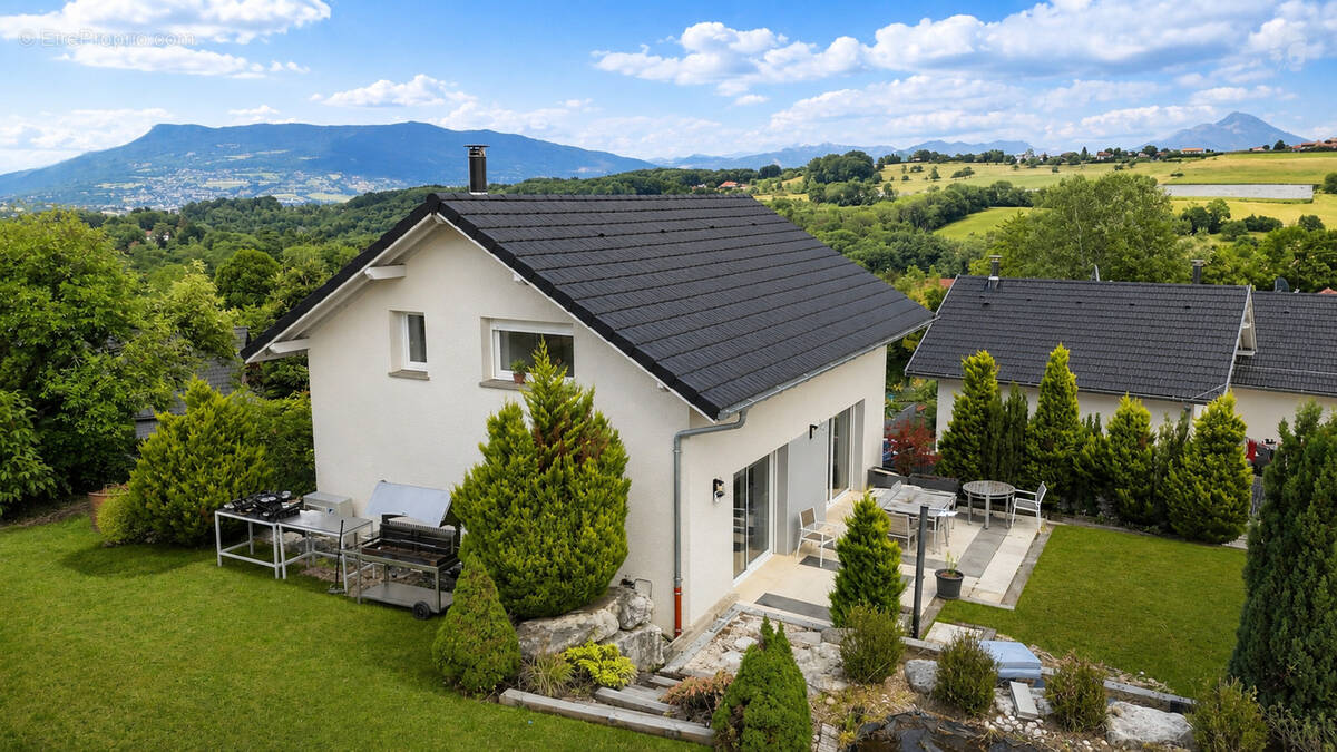 Maison à MONNETIER-MORNEX