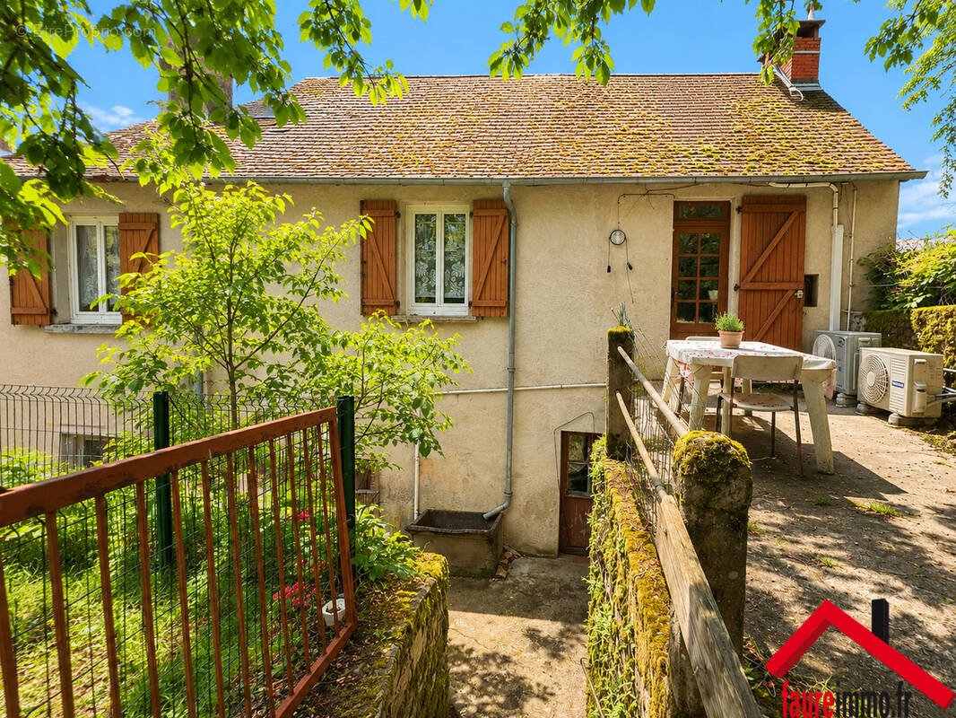 Maison à AUBAZINES