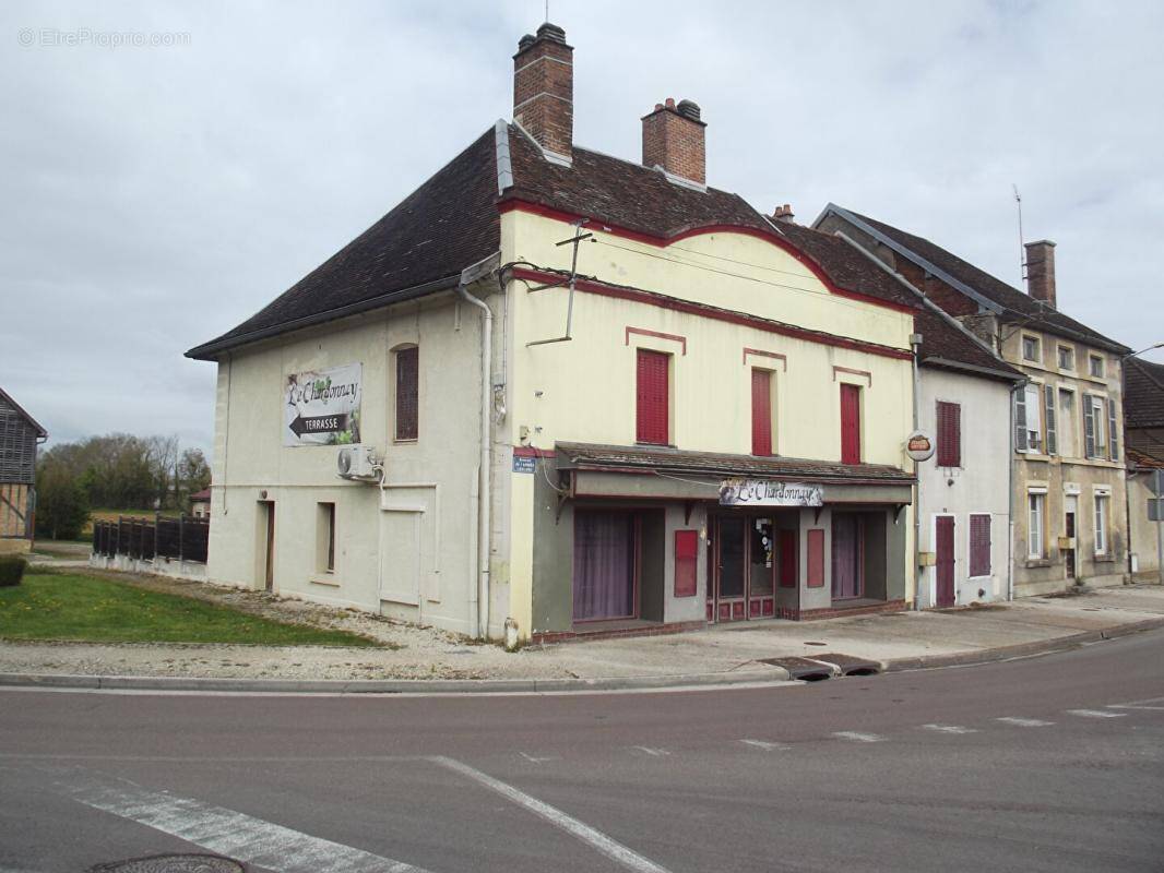 Maison à VENDEUVRE-SUR-BARSE