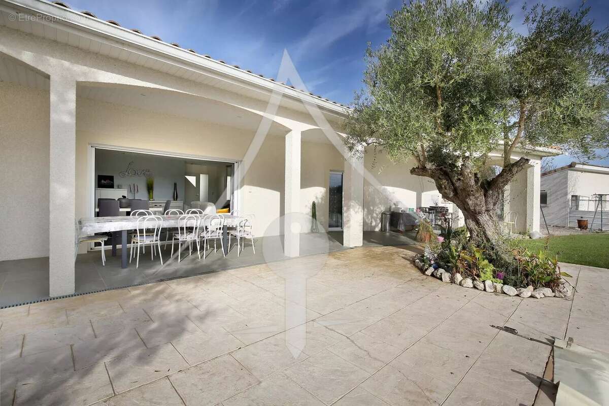 Maison à LAVERNOSE-LACASSE