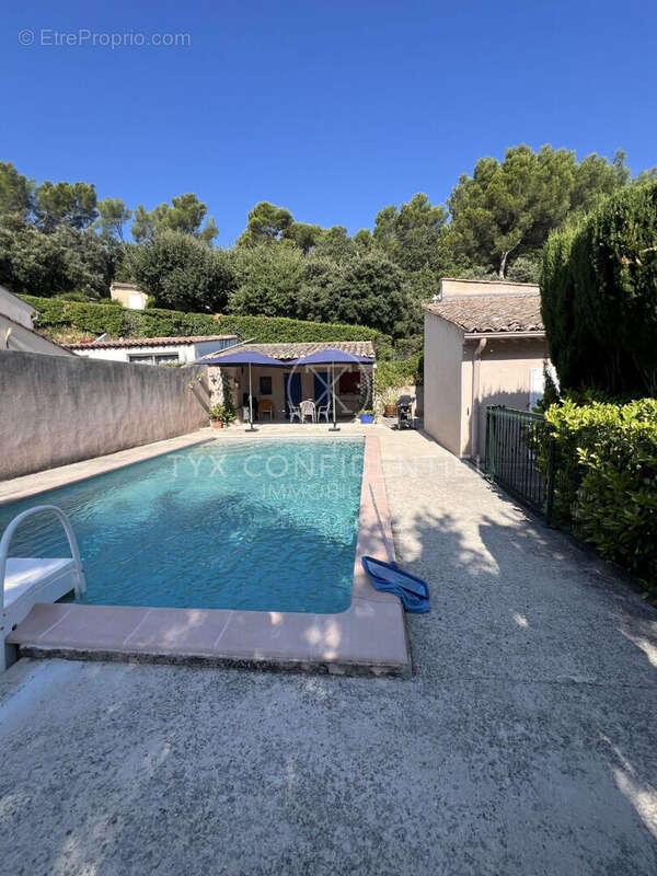 Villa avec piscine sur les hauteurs de NOVES -  9 km de Saint Rémy de Provence - photo 3