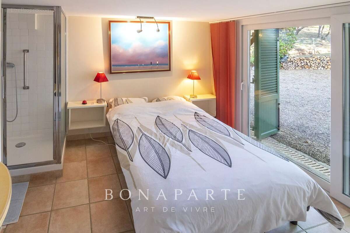 Superbe maison provençale de 155m² avec 4 chambres dont un t2 attenant - photo 15