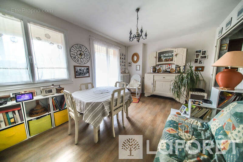**appartement type 3 + cave - embrun - 3 pièces - photo 2