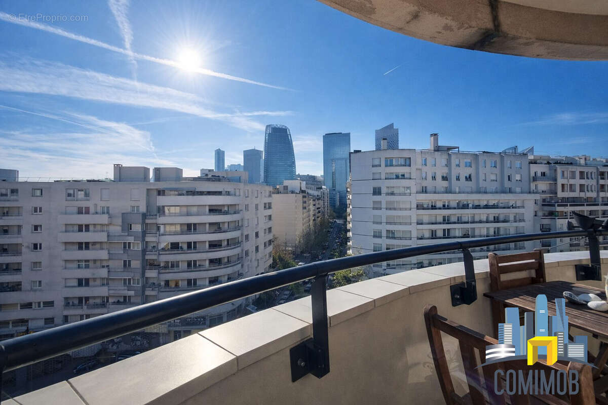 Appartement à COURBEVOIE