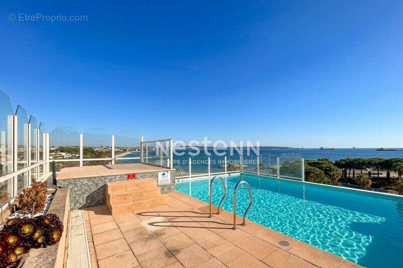 Golfe-juan - 2 pièces - 50m2 - vue mer - piscine - grande terrasse - garage - photo 3
