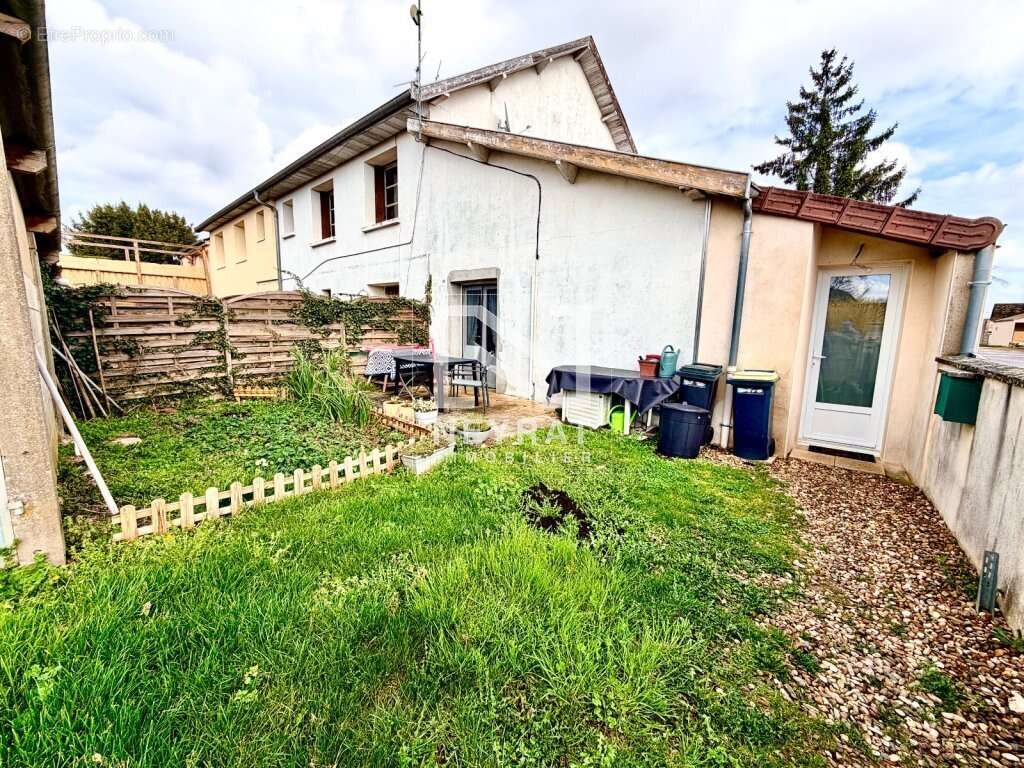 Appartement à CHAMPFORGEUIL