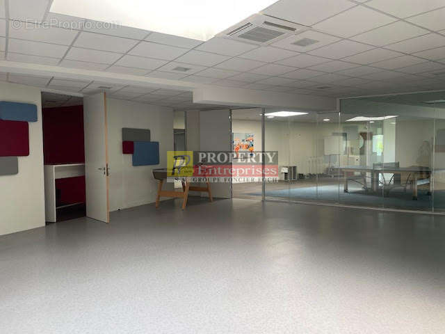 Local d’activite a vendre // rillieux-la-pape 69140 - photo 4