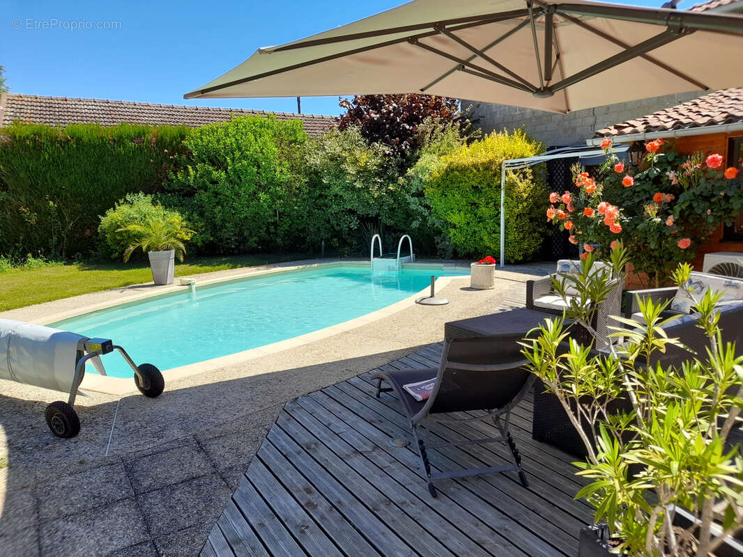 Maison à MONCETZ-L'ABBAYE