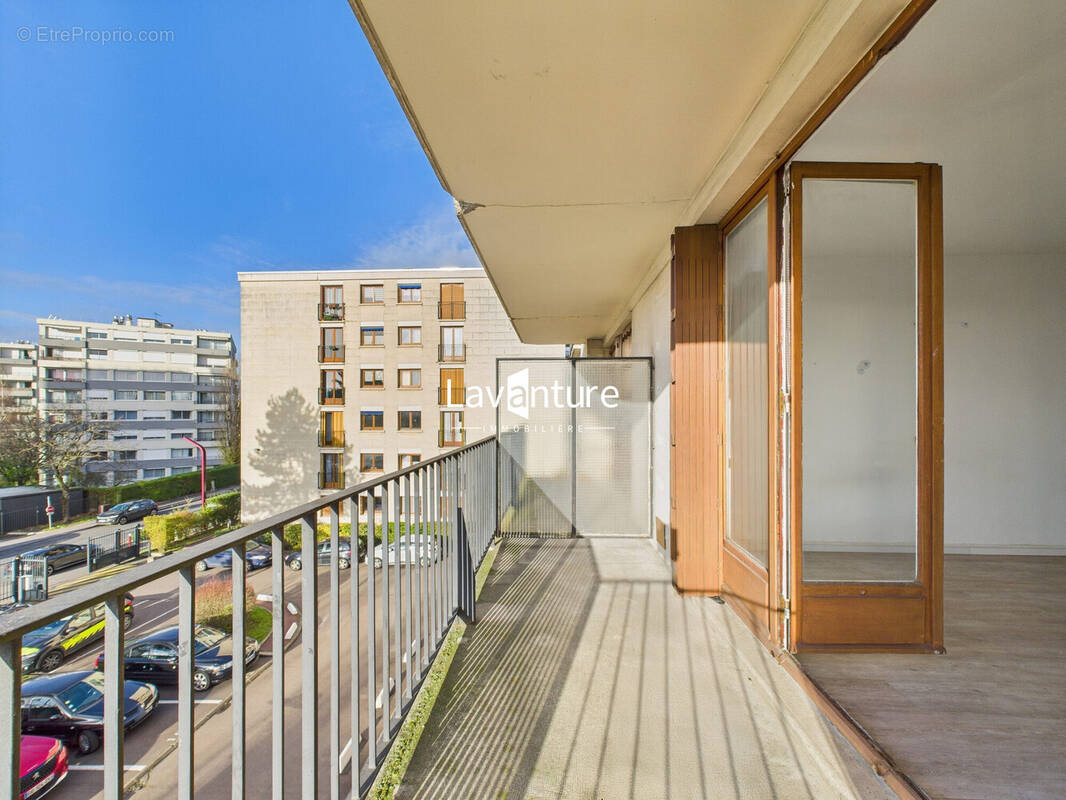 Appartement à FRESNES