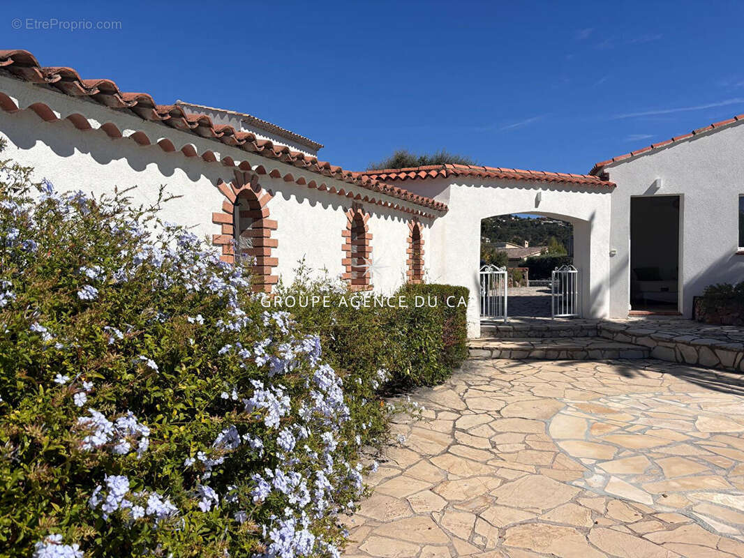 Maison à LES ISSAMBRES