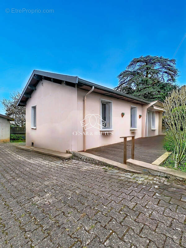 Maison à JASSANS-RIOTTIER