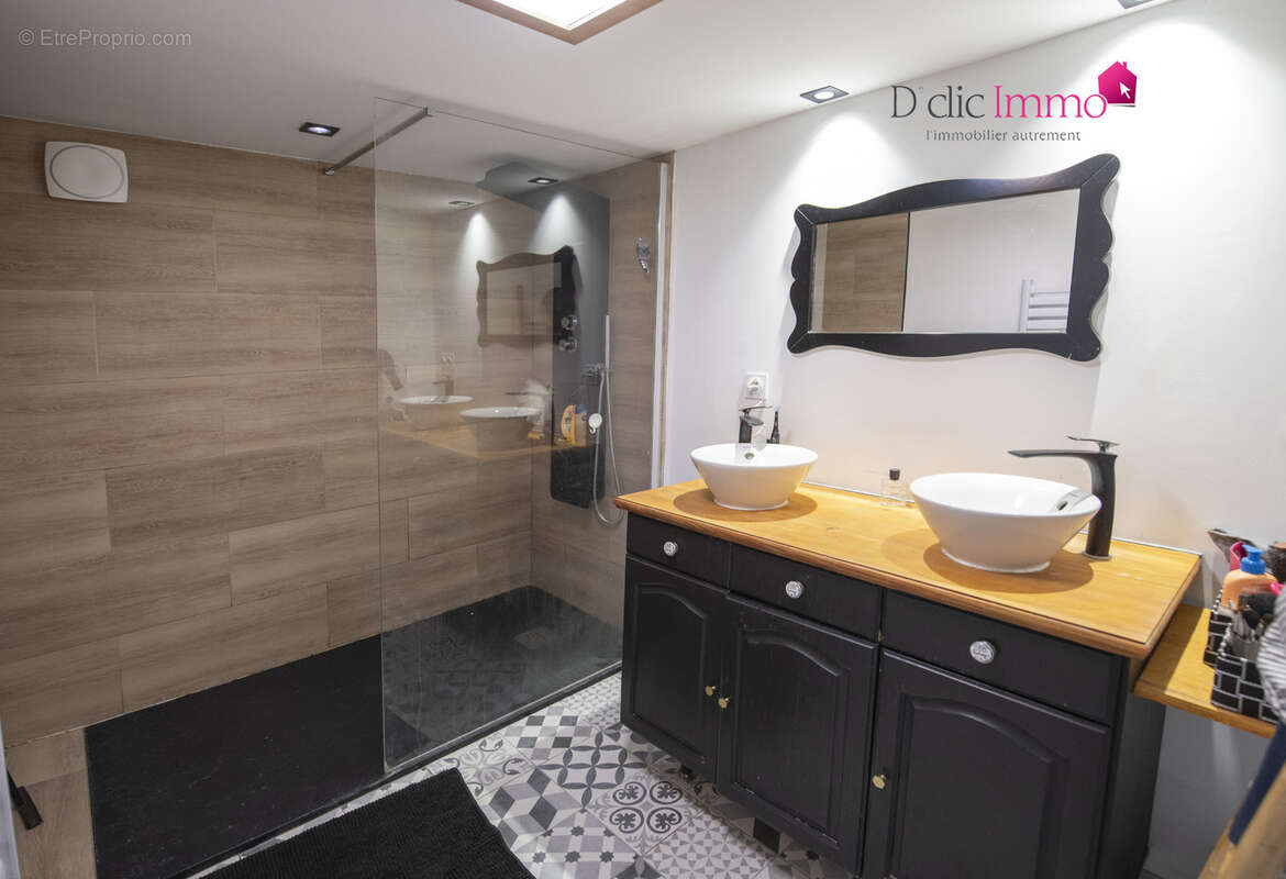 Maison à COMMEQUIERS