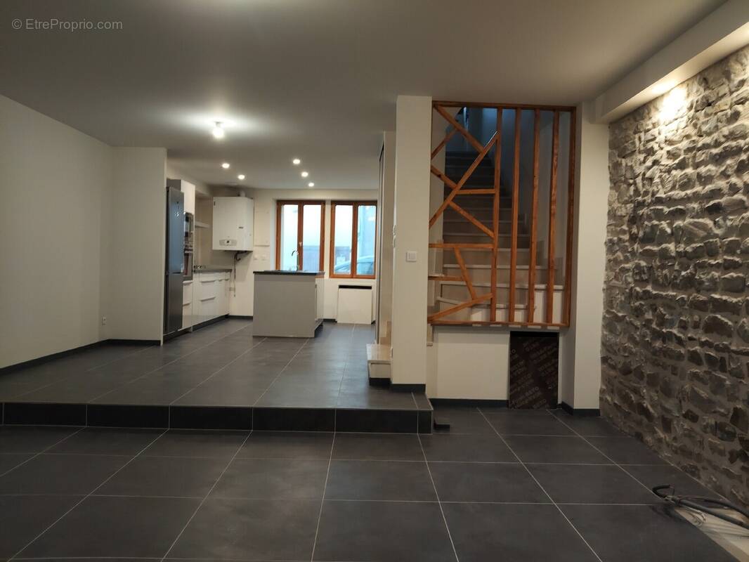 Maison à PONT-DU-CHATEAU