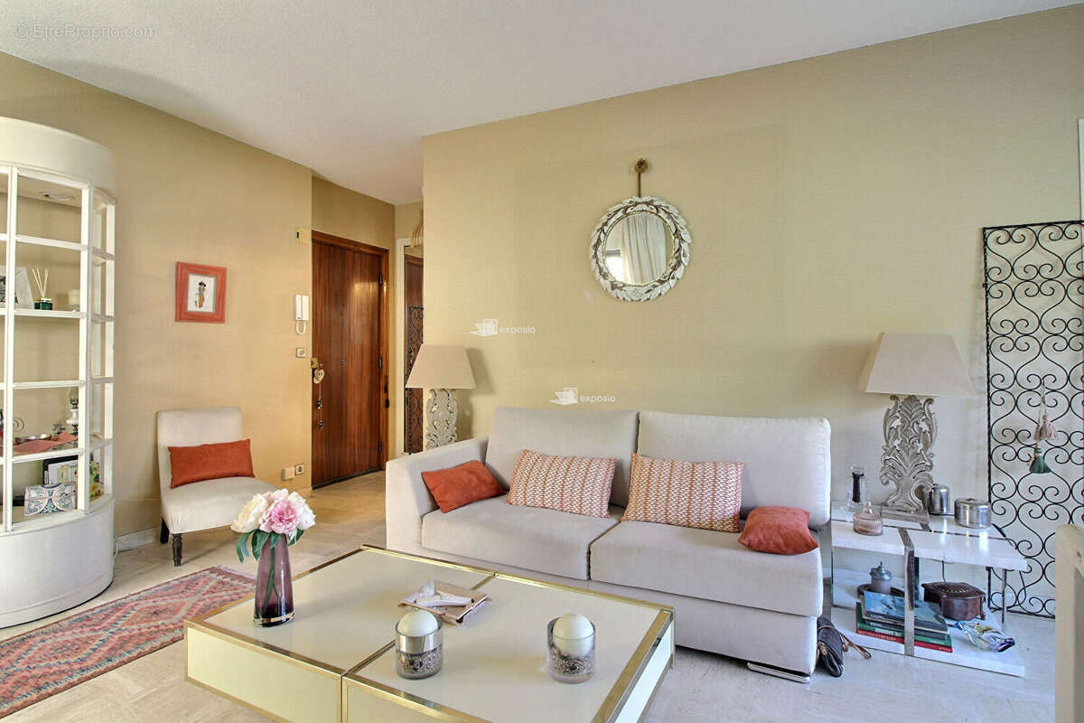 Appartement à LE CANNET