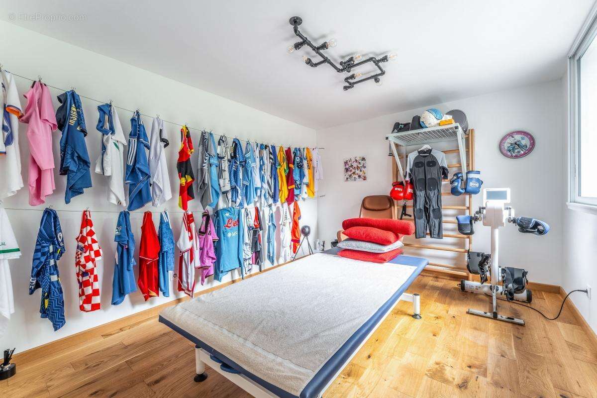 Maison à LA CELLE-SAINT-CLOUD