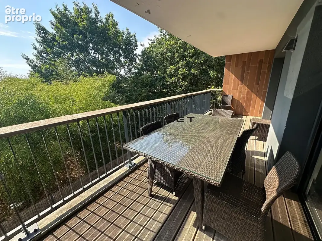 À Vendre Superbe Appartement T4 avec Grande Terrasse  cellier et parkings - photo 7