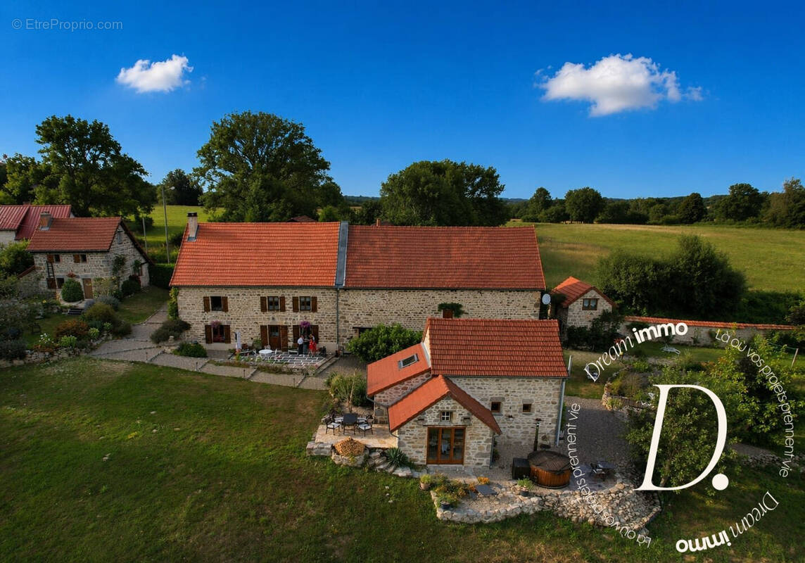 Maison à SAINT-GERVAIS-D'AUVERGNE