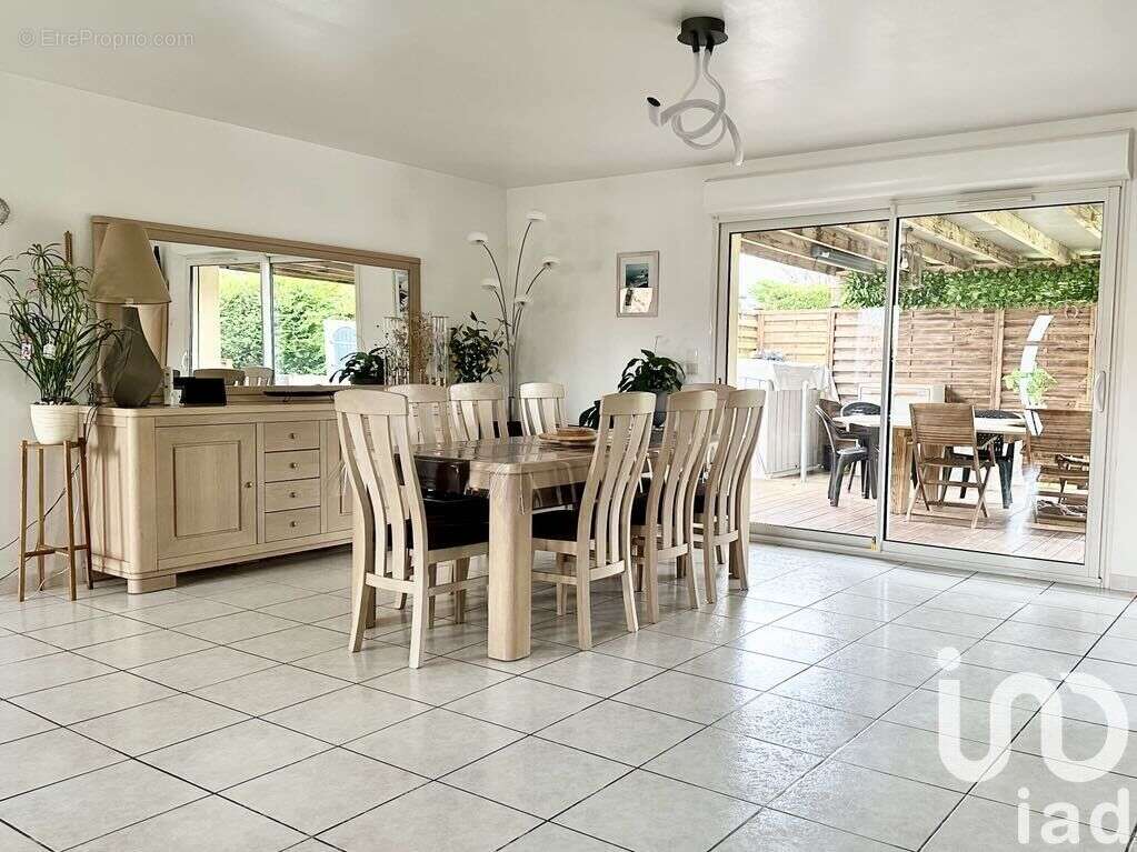 Photo 6 - Maison à SAINT-ETIENNE-DU-BOIS