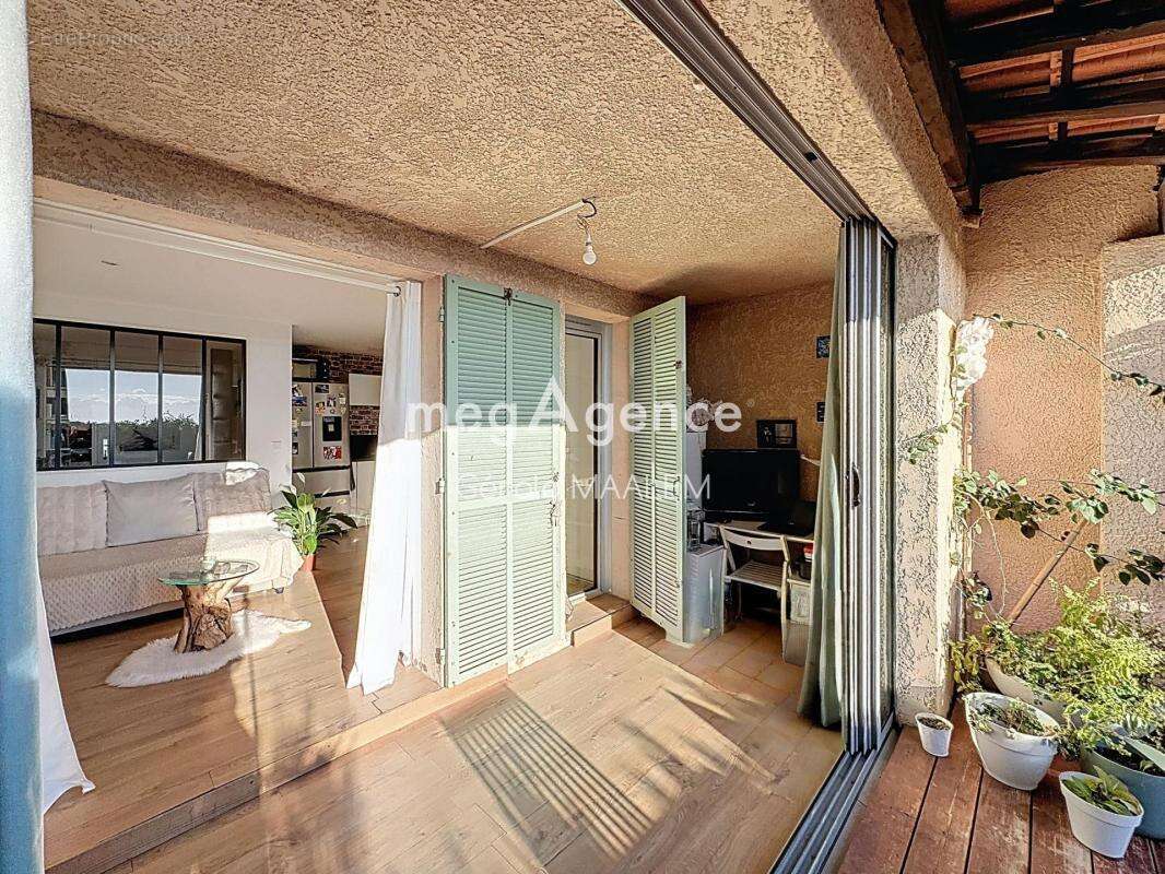 Appartement à ROQUEBRUNE-SUR-ARGENS
