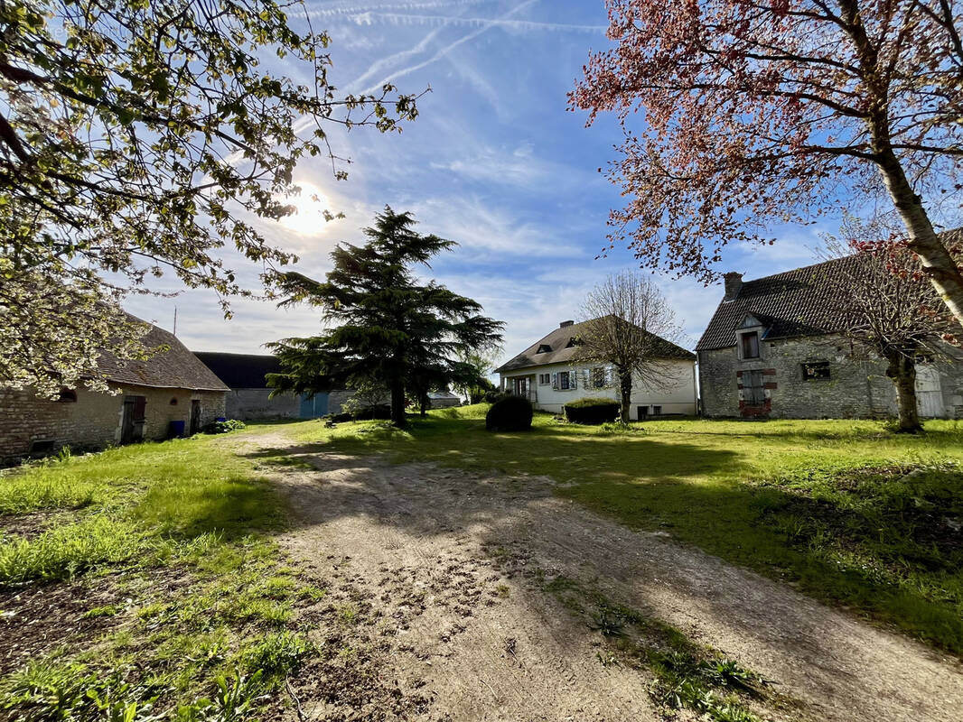 Maison à CLOYES-SUR-LE-LOIR