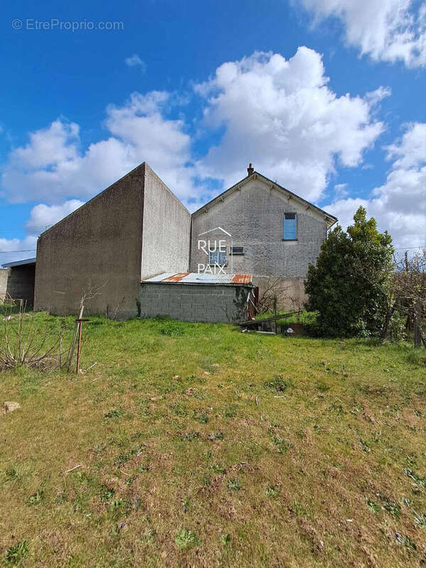 Maison Thure 7 pièce(s) 140 m² - photo 17
