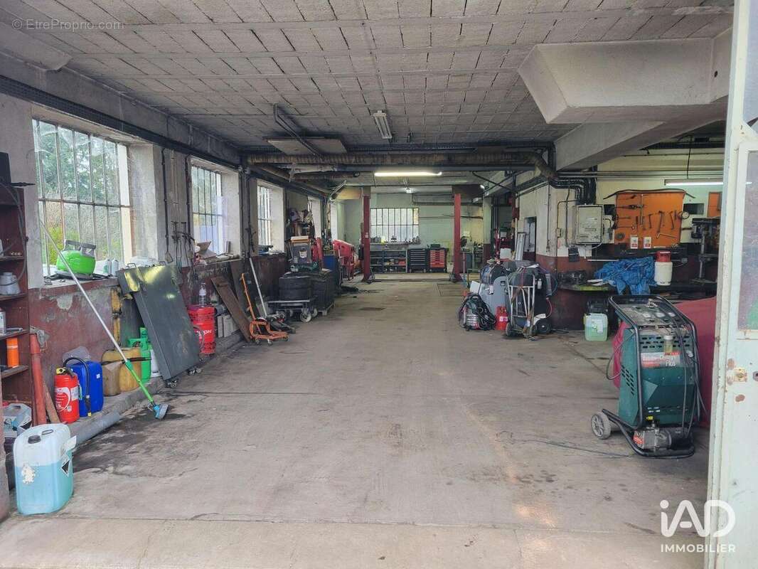 Photo 3 - Commerce à SANVIGNES-LES-MINES