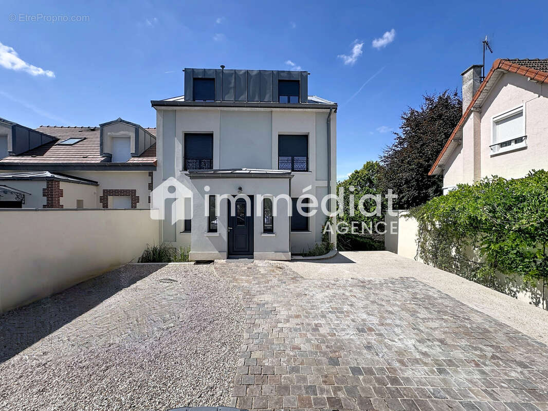 Limitrophe Centre-Villle  Quartier des Coteaux - RUEIL-MALMAISON - photo 2