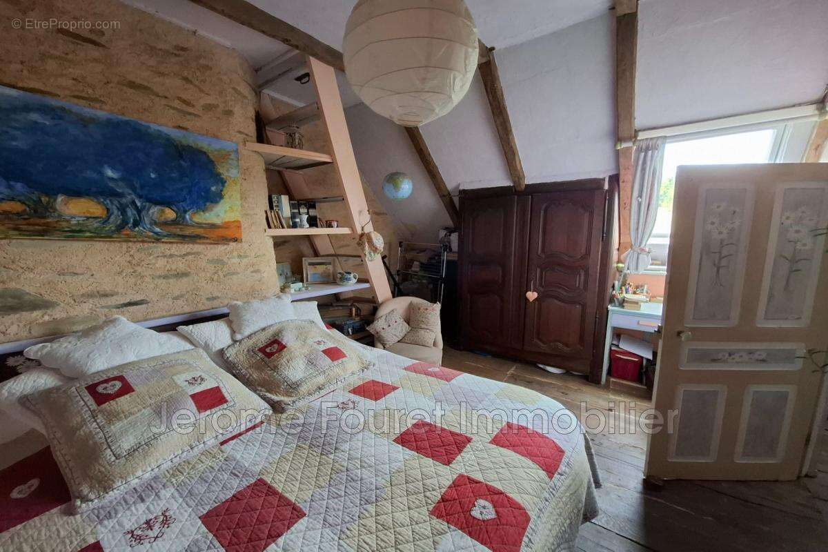 Maison à LAVAL-SUR-LUZEGE