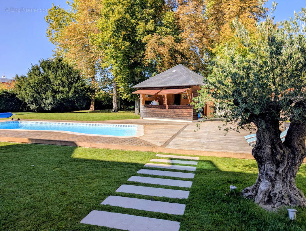 Maison à SAINT-JEAN-DE-BRAYE