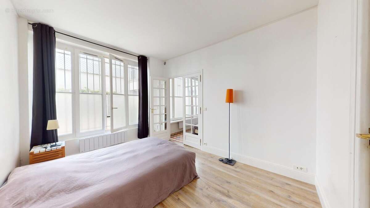 Appartement à PARIS-7E