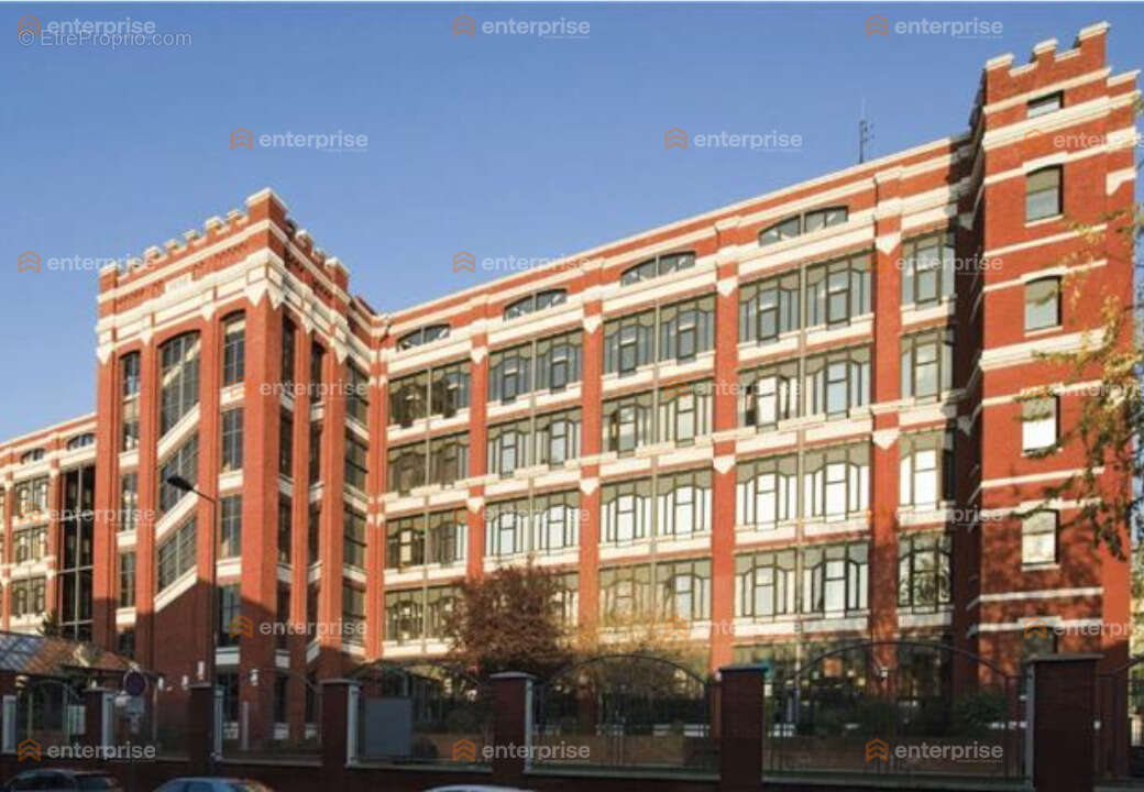 A vendre - bureaux + parking - 2000m2 - lille - - photo 2