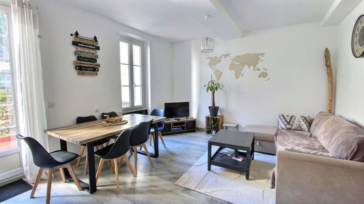 Appartement à LE LUC