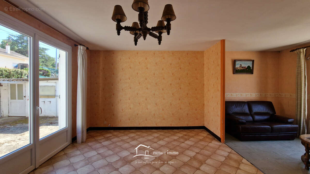 Maison de plain-pied avec garage et terrain - Proche toutes commodités - photo 3