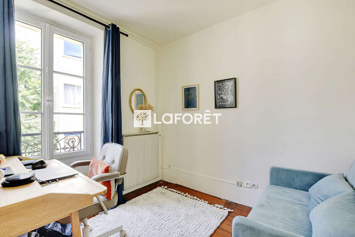 Appartement à PARIS-14E