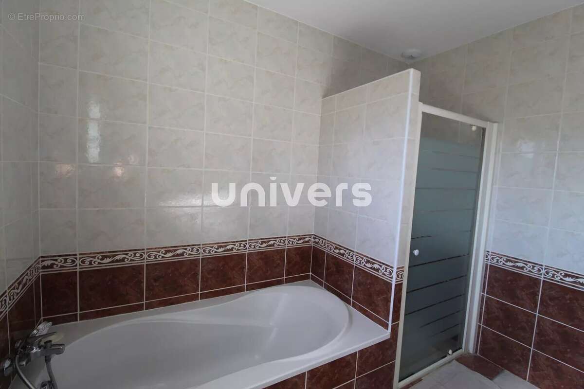 Maison à LIVRON-SUR-DROME