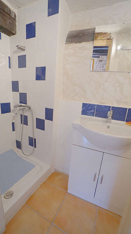 Appartement à GREOLIERES