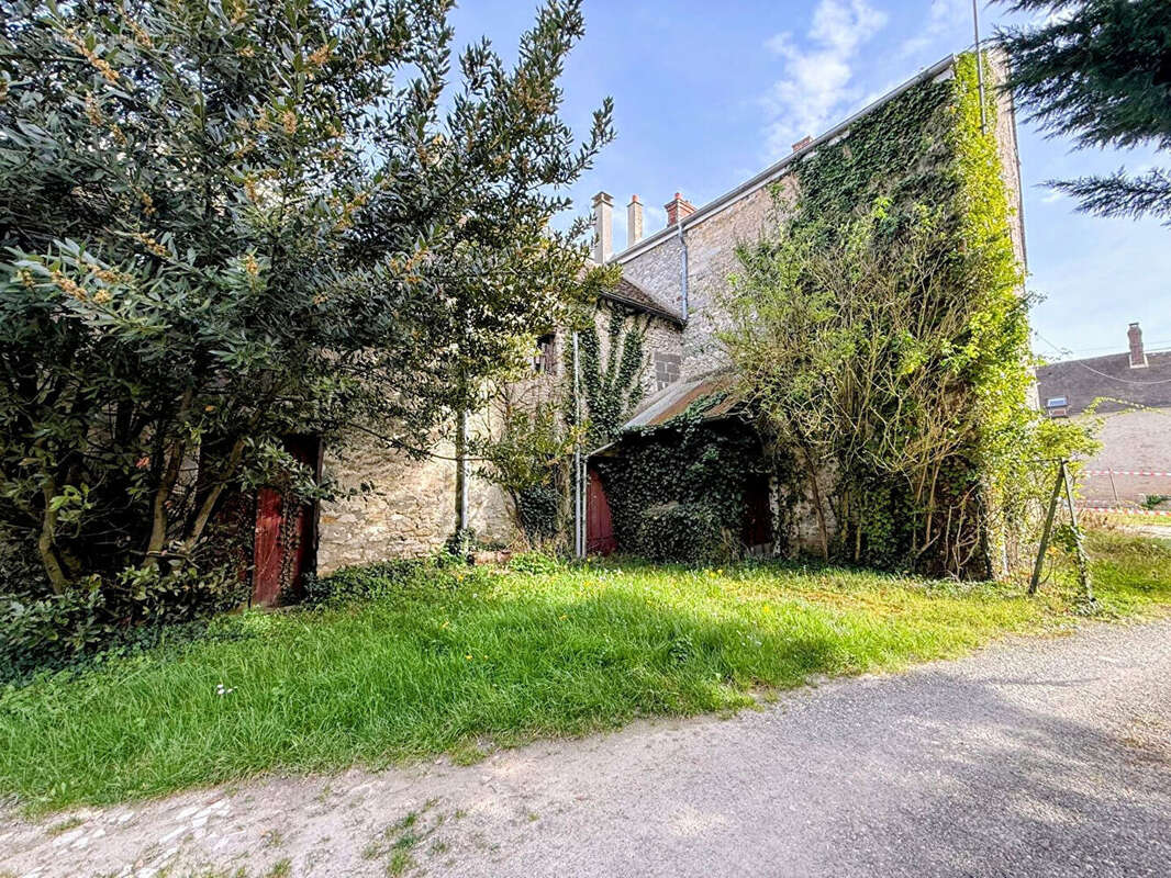 Maison à MILLY-LA-FORET