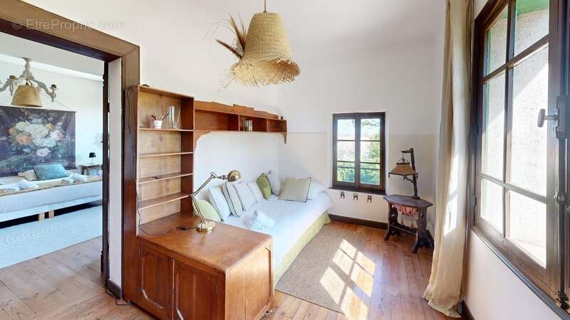 Maison à NEGREPELISSE